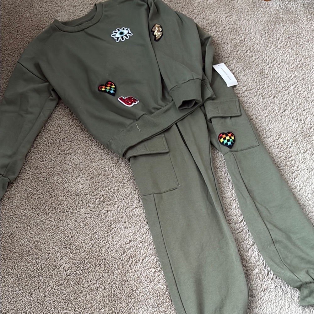 Madden Girl Trendy Olive Green cargo Patchwork Sweatshirt and Joggers Set